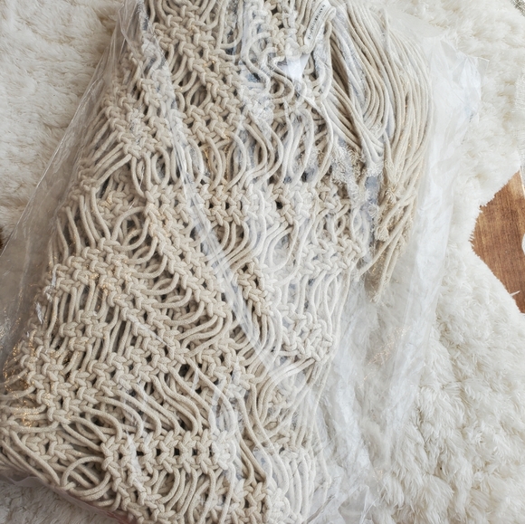 Anthropologie Deedra Macrame Table Runner - Picture 7 of 8